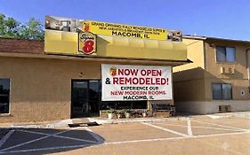 Super 8 By Wyndham Macomb